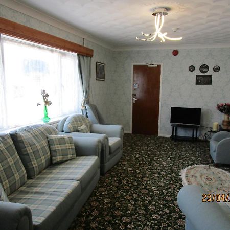 Tremains Guest House บริดจ์เอนด์ ภายนอก รูปภาพ