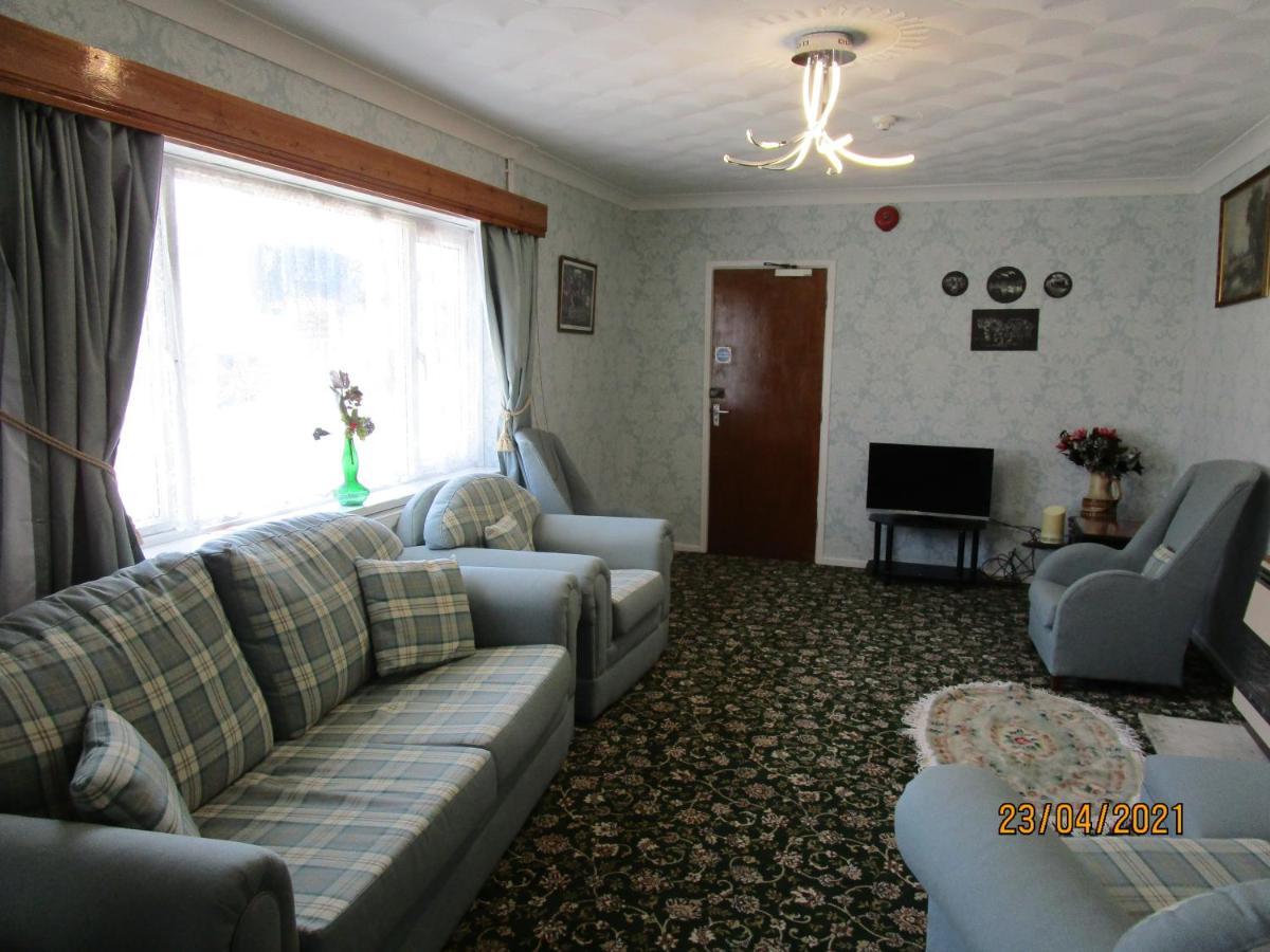 Tremains Guest House บริดจ์เอนด์ ภายนอก รูปภาพ