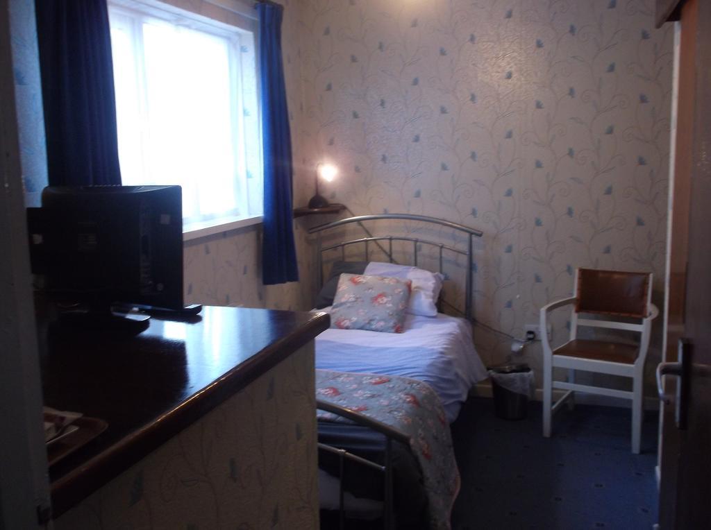 Tremains Guest House บริดจ์เอนด์ ห้อง รูปภาพ